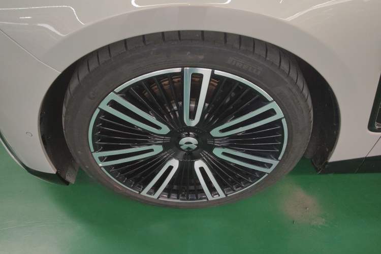 Used Nio ET9 2025 100kWh Signature Edition Left Front Wheel Hub