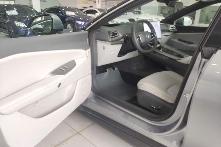 Used ARCFOX Alpha S5 2024 708MAX 200kW Driver Seat