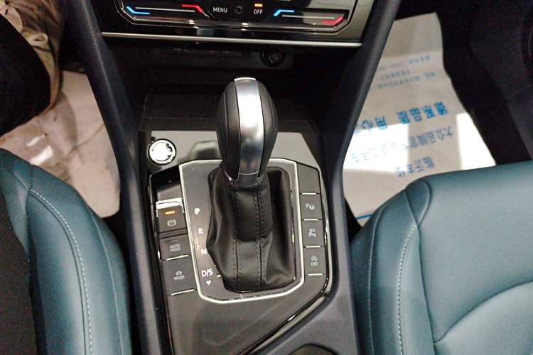 Used Volkswagen Tharu 2024 300TSI Two-Wheel-Drive Moon Luxury Edition
