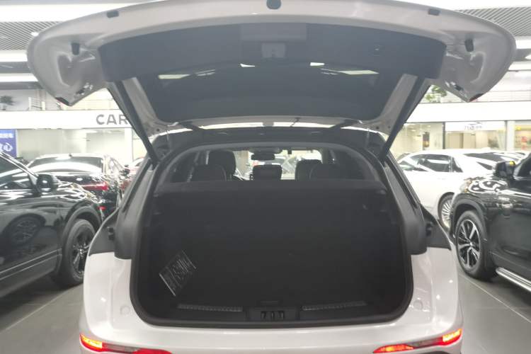 Used Lincoln Corsair 2022 2.0T Two-Wheel Drive Deluxe Edition Trunk