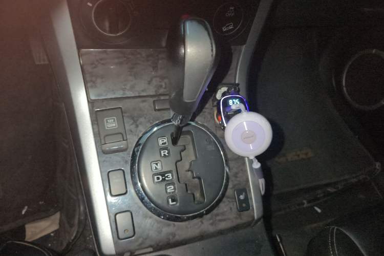 Used Suzuki Grand Vitara 2011 2.4 AT JLX-EL 5-Door Limited Edition Gear Lever