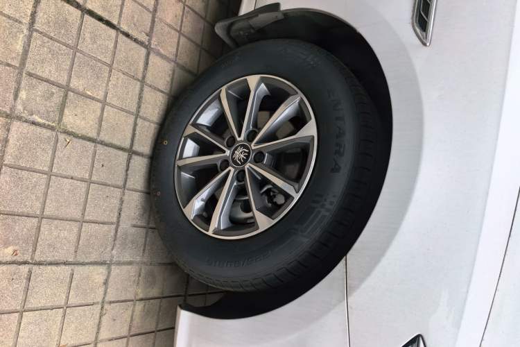 Used BYD Qin PLUS 2024 HONOR Edition DM-i 55KM Leading Model Right Front Wheel Hub