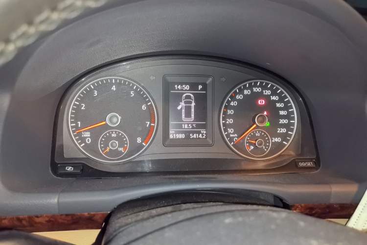 Used Volkswagen Touran 2011 1.4T DSG ZhiZhen Edition 5 Seats Instrument Cluster