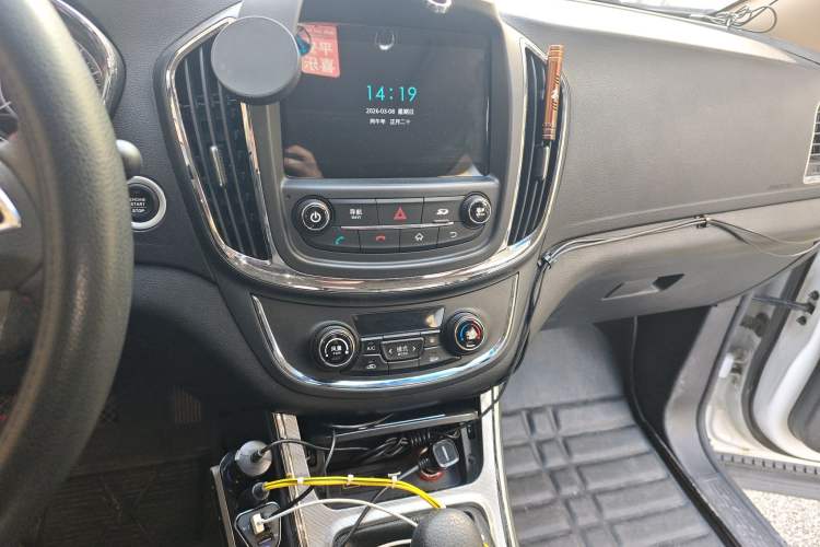 Used Baojun 560 2015 1.8L manual luxury version
