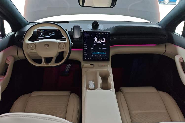 Used Nio ES6 2024 75 kWh
