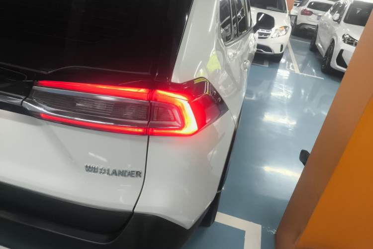 Used Toyota Wildlander 2020 2.0L CVT Two-Wheel Drive Luxury Edition Right Rear Taillight