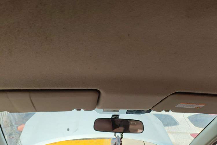 Used Nissan Livina 2010 Jingyue Edition 1.6L Manual All-Around Model Headliner