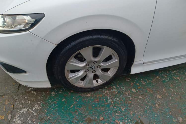 Used Honda Jade 2013 1.8L automatic Comfort version 5 seats Left Front Wheel Hub