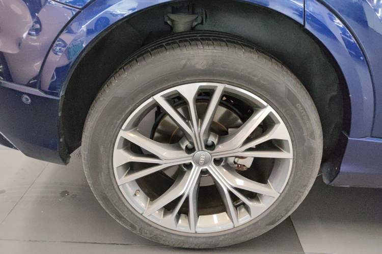 Used Audi Q8 2019 55 TFSI Luxury Dynamic Model
