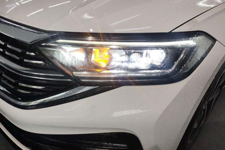 Used Volkswagen Sagitar 2023 300TSI DSG Excellence Edition Left Front Headlight