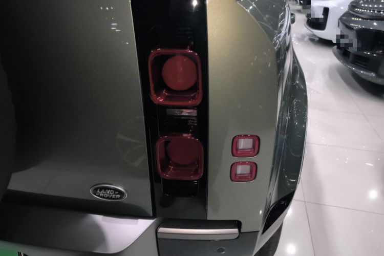 Used Land Rover Defender 2025 110 3.0T P400 – Dynamic HSE