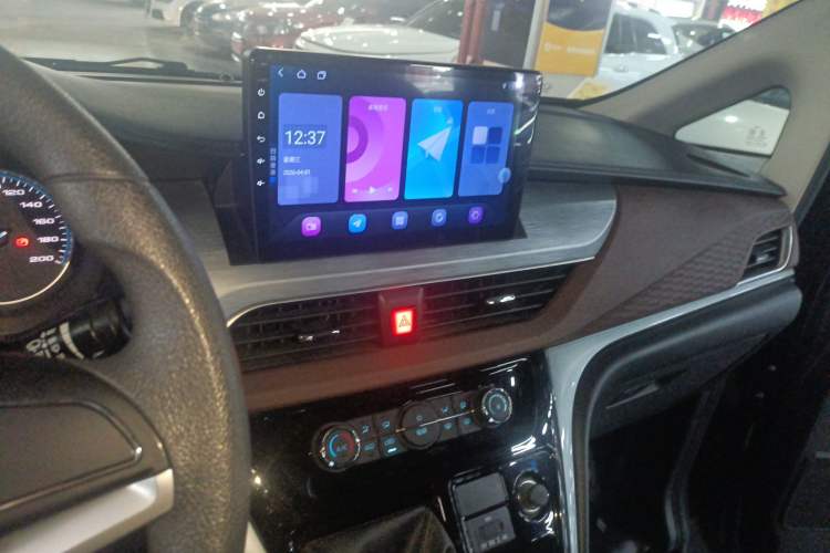 Used JAC Refine M3 2025 1.5T Manual Comfort Edition 7/8 Seats
