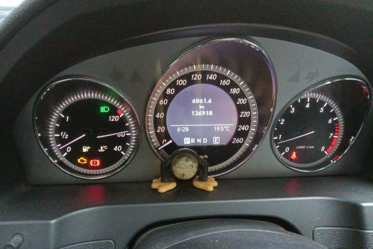 Used Mercedes-Benz C-Class 2010 C 200 CGI Fashion Model Odometer Close Up