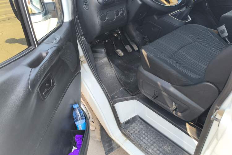 Used JMC Transit 2021 2.8T Space King Standard Version Long Wheelbase Mid-Height Roof Rear Single Tire – Step 6-Seater Diesel China VI Emission Standard JX493
