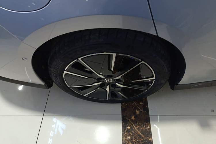 Used BYD Han L 2025 DM-i 200KM LiDAR Luxury Model
