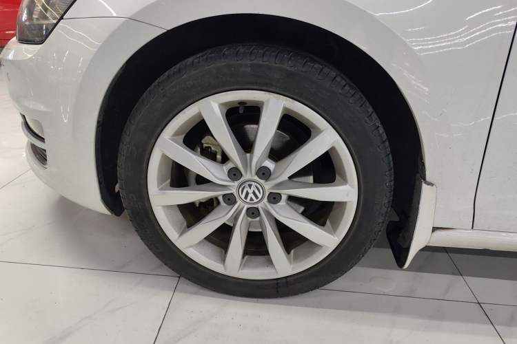 Used Volkswagen Golf 2016 280TSI Automatic Flagship Model Left Front Wheel Hub