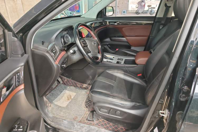 Used GAC Trumpchi GS8 2017 320T Two-Wheel Drive Luxury Smart Connectivity Version (7 Seats)