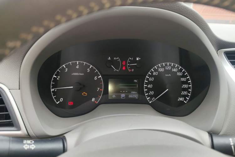 Used Nissan Sylphy 2014 1.6XV CVT Deluxe Edition
