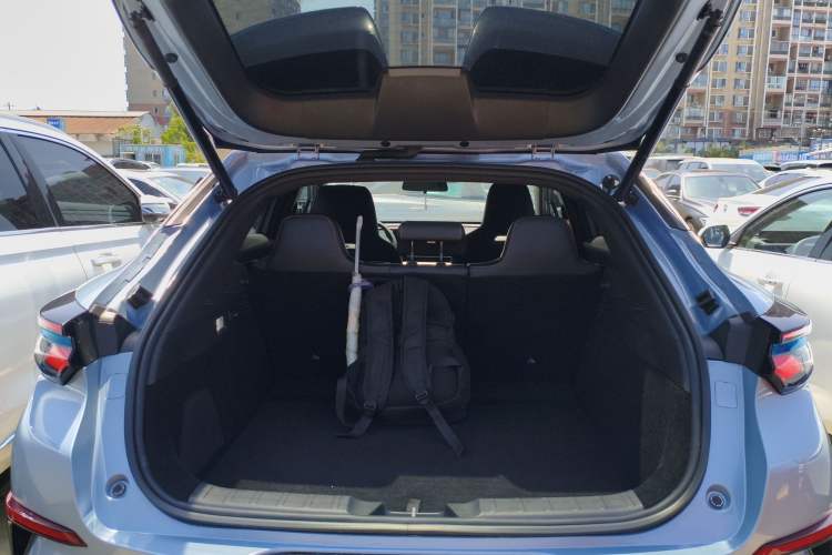 Used CHANGAN UNI-T 2023 2nd Generation 1.5T Sport Edition Flagship Version Trunk