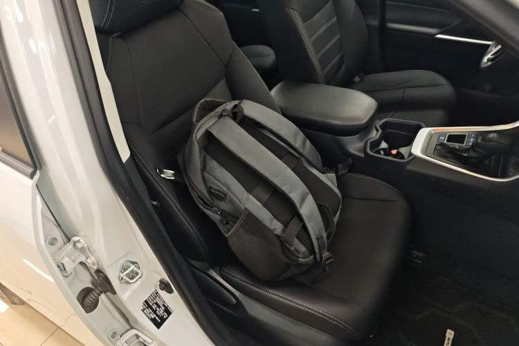 Used Toyota RAV4 2022 Dual-Engine 2.5L E-CVT Two-Wheel Drive Elite Edition
