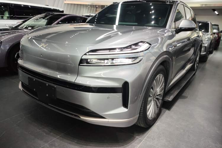 Used ONVO Luxeed L90 2025 Model—Ultra Six-Seater Version