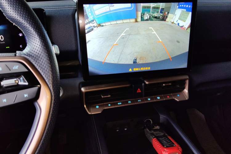 Used JMC DaDao 2023 Chasing Light 2.3T Diesel Automatic 4x4 Standard-Wheel Enjoyment Model
