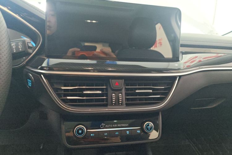 Used Ford Focus 2021 Hatchback EcoBoost 180 Automatic Titanium Edition
