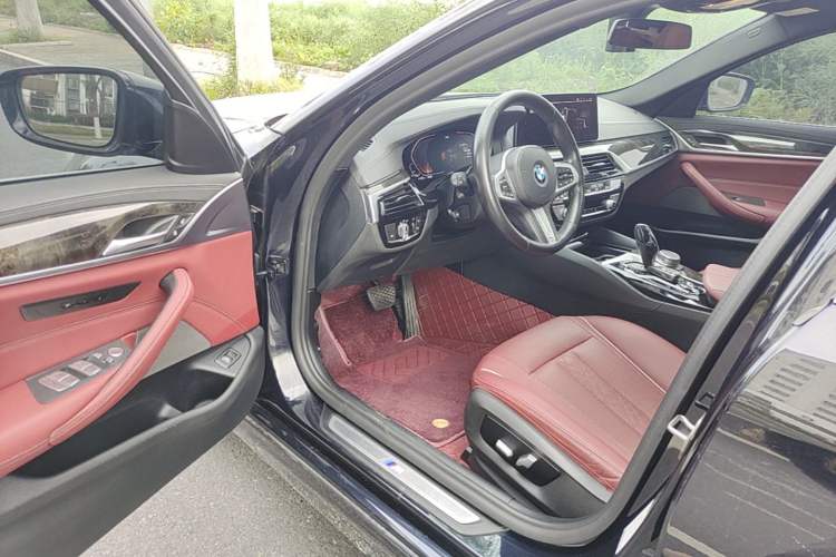 Used BMW 5 Series 2021 Facelifted 525Li M Sport Package Driver Seat