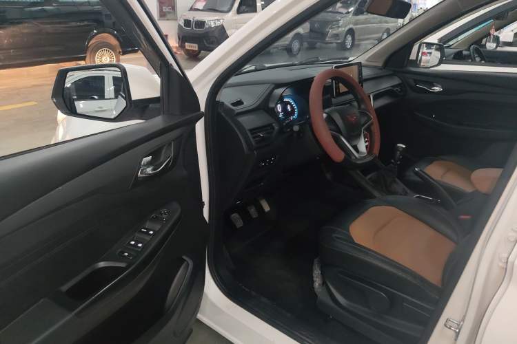 Used Wuling Hongguang S3 2019 1.5L Manual Comfort Model China VI Standard