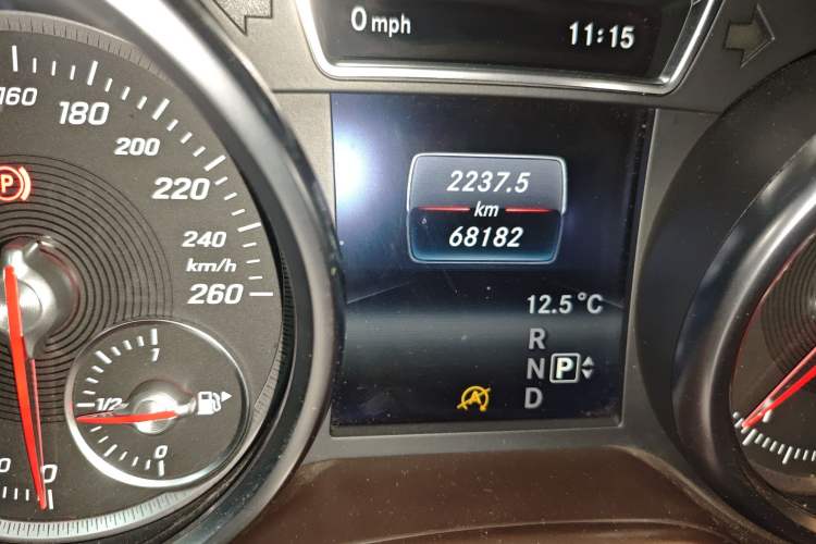 Used Mercedes-Benz GLE 2016 GLE 320 4MATIC Dynamic Edition Odometer Close Up