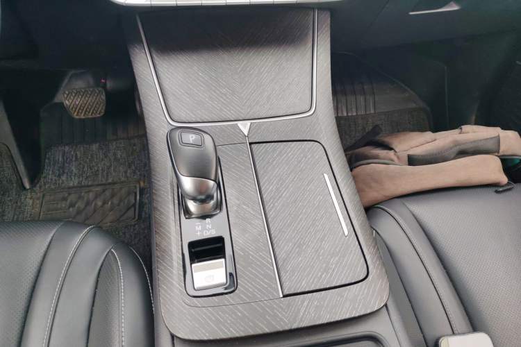 Used Venucia V 2021 260T Idol Edition
