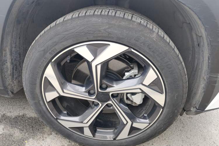 Used Geely Auto FX11 2023 1.5TD DCT Prestige Edition Right Front Wheel Hub