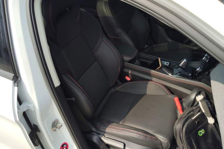 Used Lynk & Co 02 2018 1.5T DCT Two-Wheel Drive Sporty Version China V Standard