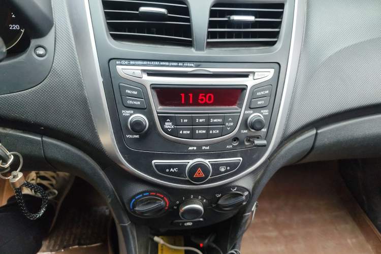 Used Hyundai Verna Ray 2014 1.4L Automatic GLX