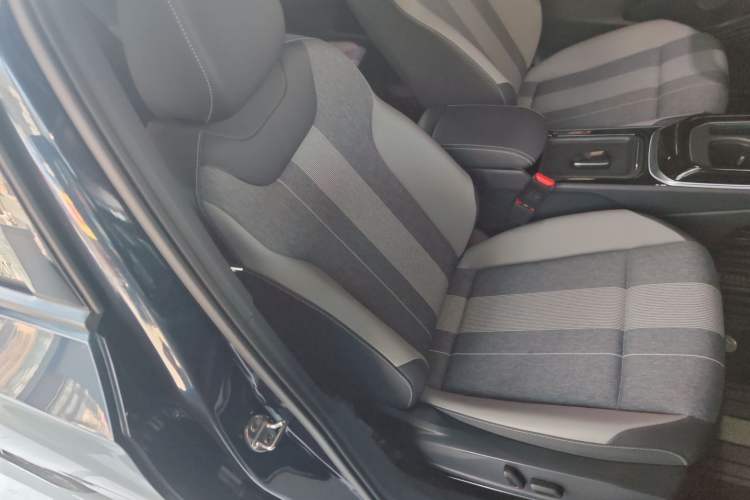 Used Volkswagen ID.4 CROZZ 2025 Pure Edition Right Front Seat