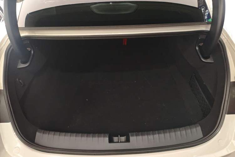 Used Xiaomi Auto SU7 2024 Four-Wheel Drive Ultra-Long Range Advanced Intelligent Driving Max Edition
