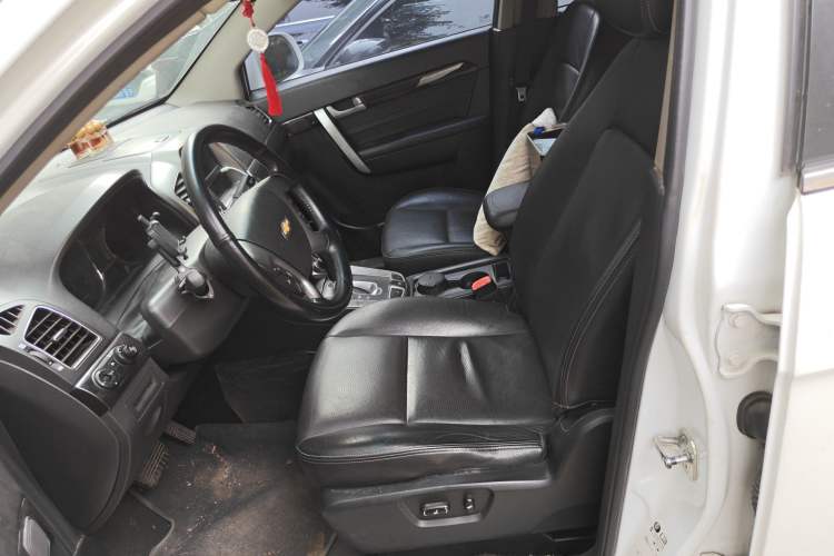 Used Chevrolet Captiva 2015 2.4L 4x4 Flagship Edition 7-Seater
