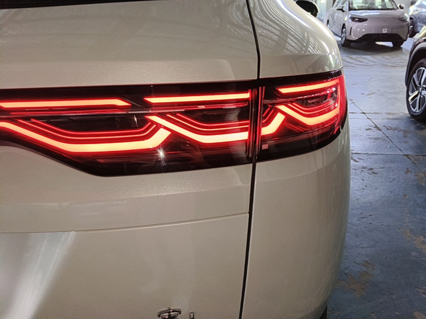 BYD Song L DM-i 2026 Model 130KM Superior Version — снимка 9