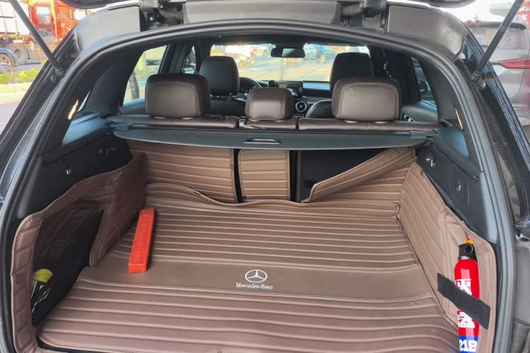 Used Mercedes-Benz GLC 2018 Facelift GLC 260 4MATIC Luxury Edition