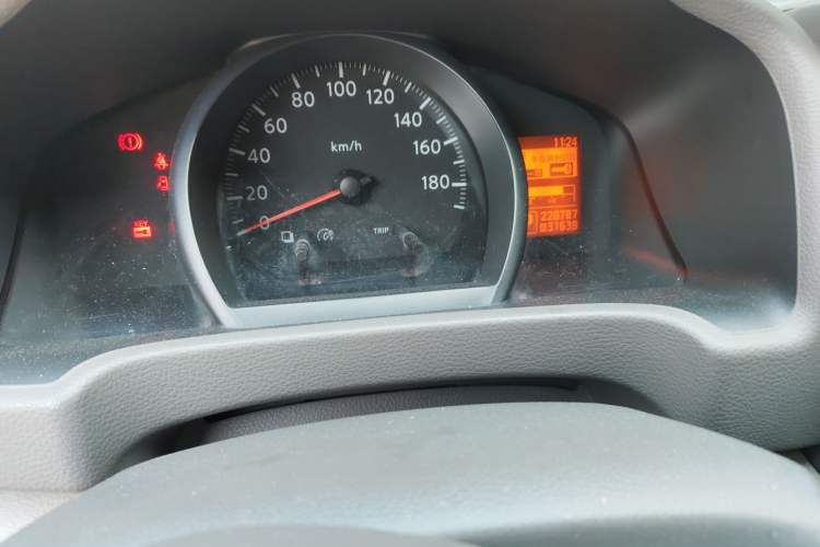 Used Nissan NV200 2014 1.6L CVT Luxury Model China IV Standard