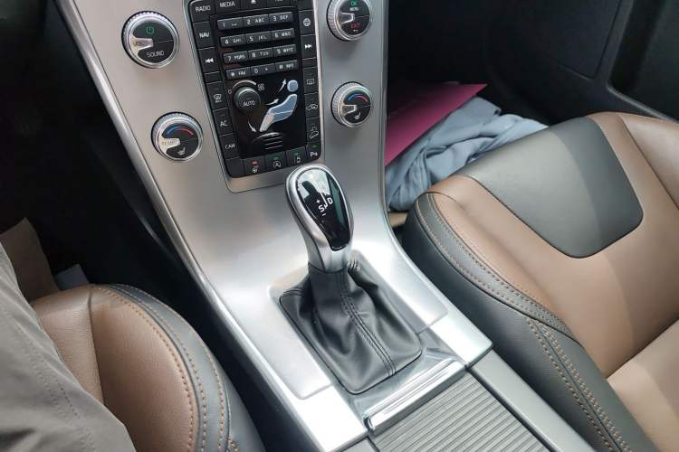 Used Volvo XC60 2017 T5 AWD Smart Upgrade Edition
