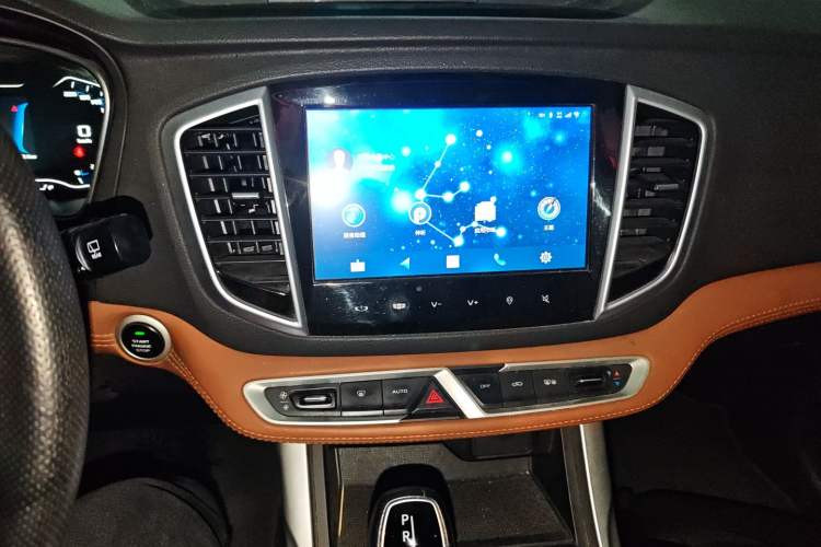 Used Geely Auto Vision X6 2018 1.4T CVT 4G Connected Flagship Edition Audio And AC Panel