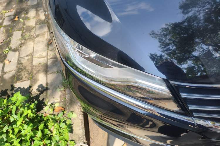 Used Roewe RX5 2016 20T Two-Wheel Drive Automatic Internet Smart Edition
