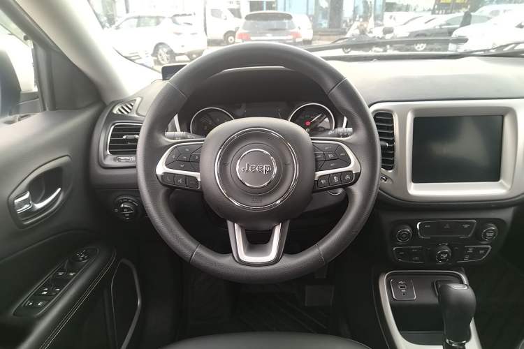 Used Jeep Compass 2019 220T Automatic Enjoyment Version Steering Wheel