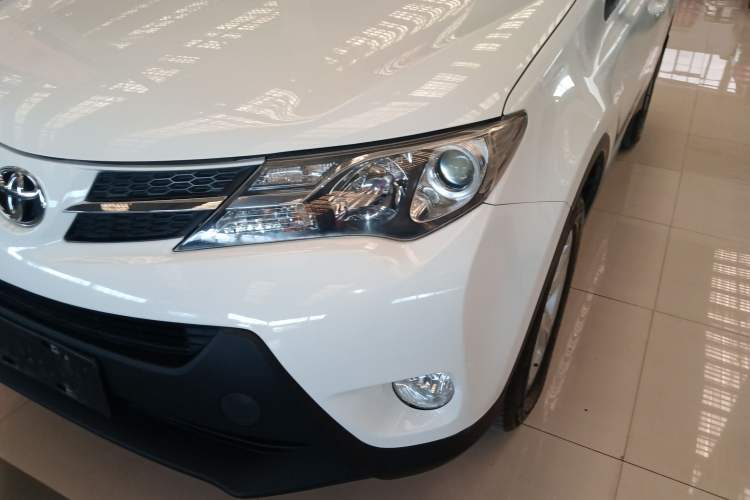 Used Toyota RAV4 2013 2.0L CVT Two-Wheel Drive Urban Edition Left Front Headlight