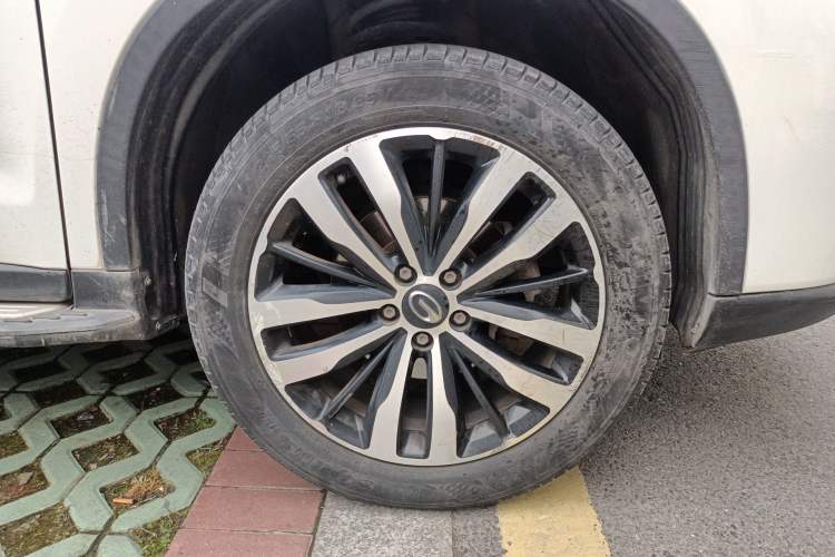 Used GAC Trumpchi GS4 2017 235T Automatic Two-Wheel Drive Luxury Smart Connectivity Version Right Front Wheel Hub