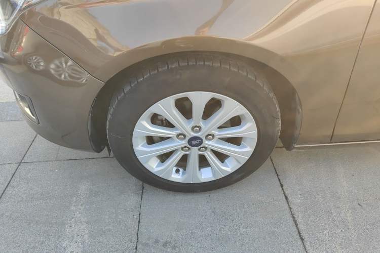 Used Ford Escort 2015 1.5L Automatic Fashion Model
