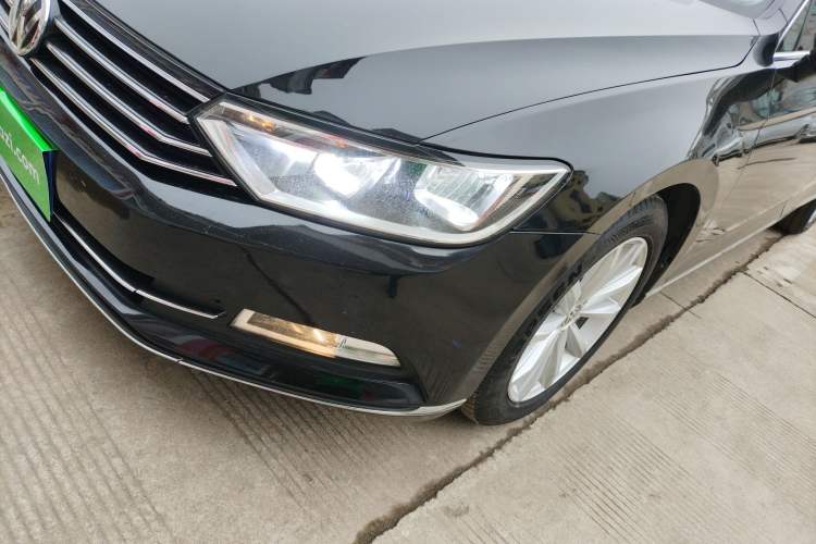 Used Volkswagen Magotan 2017 330TSI DSG Leading Model
