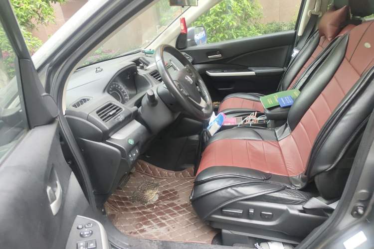 Used Honda CR-V 2012 2.4L four-wheel drive luxury version Driver Seat