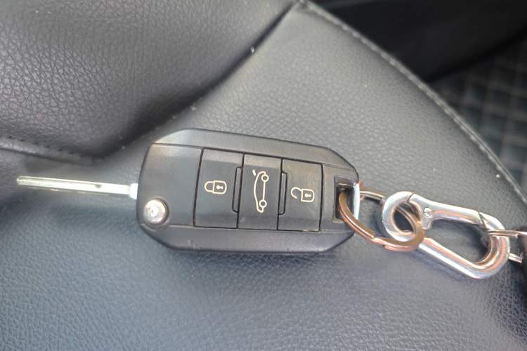 Used Peugeot 2008 2014 1.6L Automatic Fashion Edition